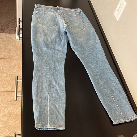Alice + Olivia AO.LA Good highrise exposed button lightwash distressed jeans, 27 - Picture 14 of 15